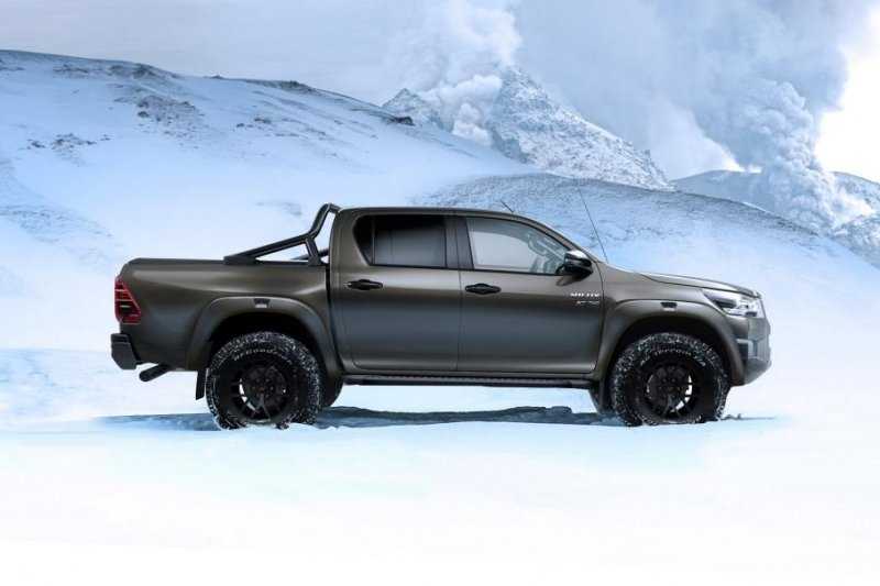 Представлен пикап Toyota Hilux AT35 c 375-миллиметровым клиренсом