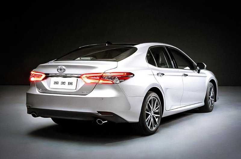 Представлена обновленная Toyota Camry с эксклюзивными опциями