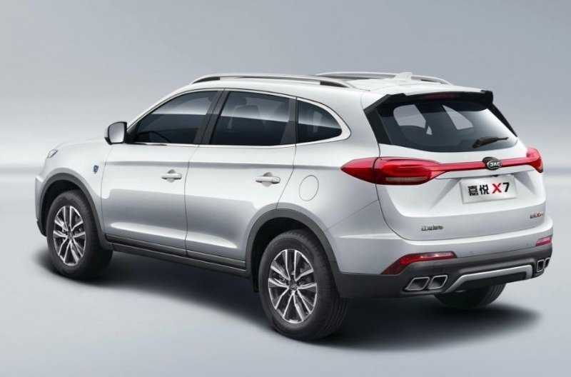 Раскрыт салон семиместного кроссовера JAC S7, который появится в России