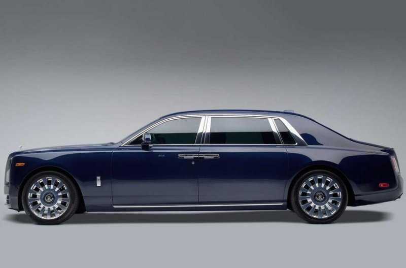 Rolls-Royce украсил Phantom уникальным деревом: его пришлось ждать три года