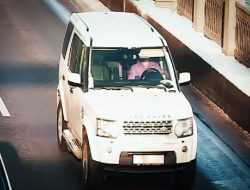 Россиян начали штрафовать за непристегнутый ремень, если его не видно на темной одежде