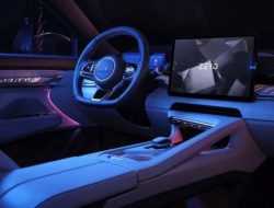 Салон электрокара Lynk&Co Zero с гигантским экраном показали на видео