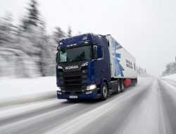 Scania вывела на дороги «грузовики будущего»