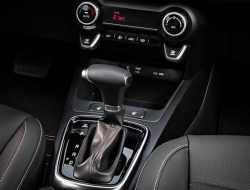 Составлен рейтинг самых популярных в России машин с автоматом