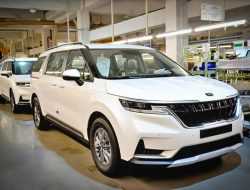 В России началось производство Kia Carnival