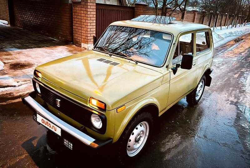В России продают 33-летнюю &laquo;Ниву&raquo; для Германии в странной комплектации
