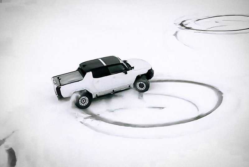 Видео: электрический Hummer крутит &laquo;пончики&raquo; на снегу