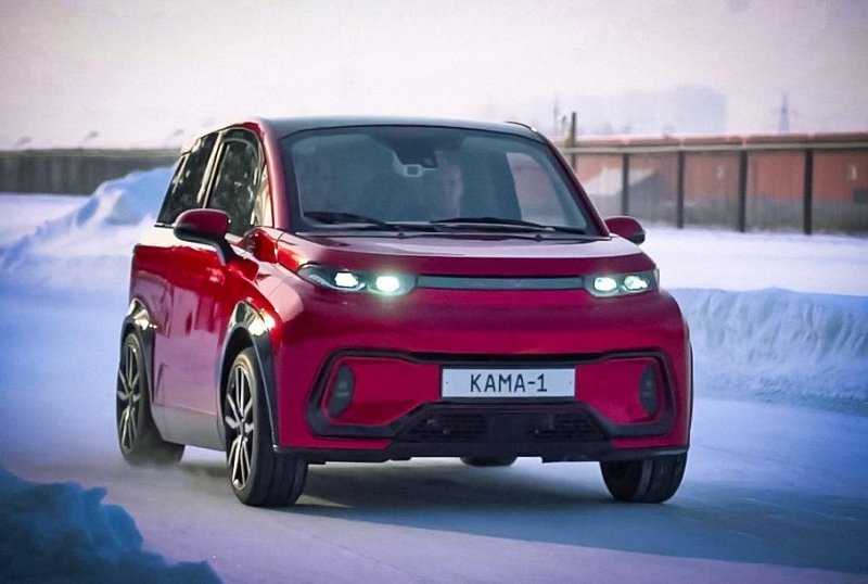 Видео: &laquo;КамАЗ&raquo; показал в работе планшет &laquo;Кама-1&raquo;, расположенный на руле