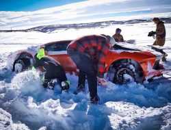 Видео: Lamborghini Aventador на гусеницах застрял во время первых тестов