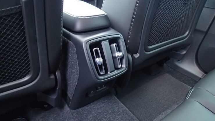 Зимний тест-драйв Volvo XC40: пошалить не получится