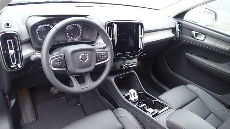 Зимний тест-драйв Volvo XC40: пошалить не получится