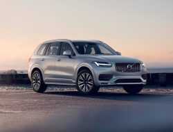 Volvo объявила об отзыве трех моделей в России
