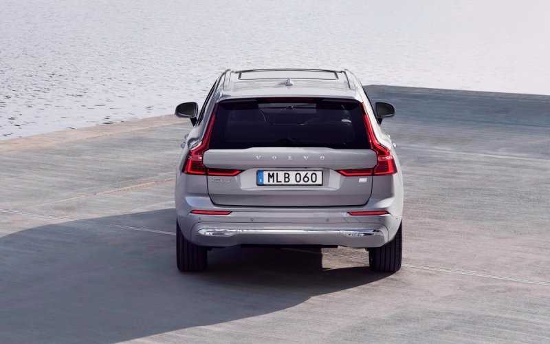 
            Volvo обновила кроссовер XC60
        