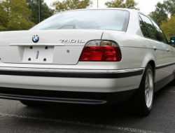 20-летний BMW 7-Series E38 продают по цене нового X7