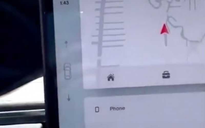 
            На автомобилях Tesla появилось сенсорное переключение передач
        