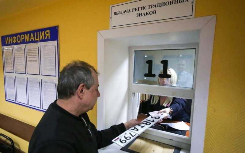 
            В ГИБДД объяснили, как сдавать на права после 1 апреля
        