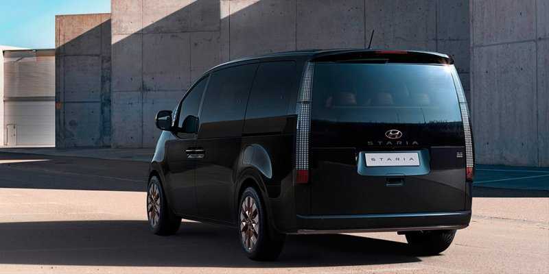 
            Hyundai показал 11-местный минивэн с дизайном космического корабля
        