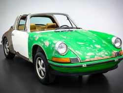 50-летний ржавый Porsche с разорванным салоном продают за три миллиона рублей