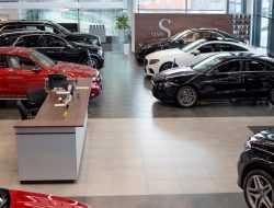 Дилеры рассказали о подорожании автомобилей Mercedes-Benz и Audi