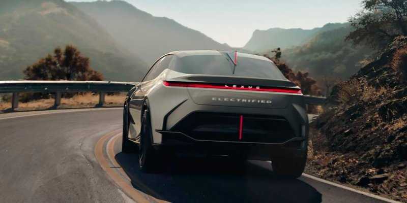 
            Lexus намекнул на будущие модели выпуском концептуального кроссовера
        
