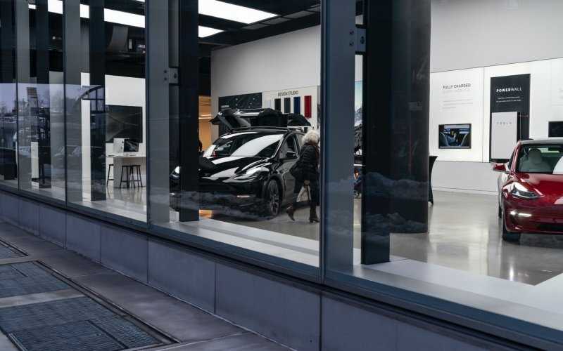 
            Власти Китая увидели в машинах Tesla угрозу нацбезопасности
        
