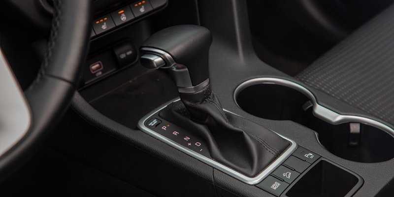 
            Базовые ценности. Тест-драйв Toyota RAV4 и Kia Sportage
        