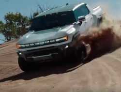 «Режим краба» возрожденного Hummer показали на видео