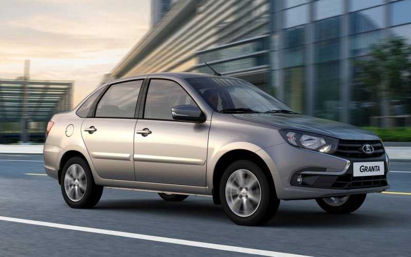 
            Главные автоновости недели: проблемы с техосмотром и новый мотор Lada
        