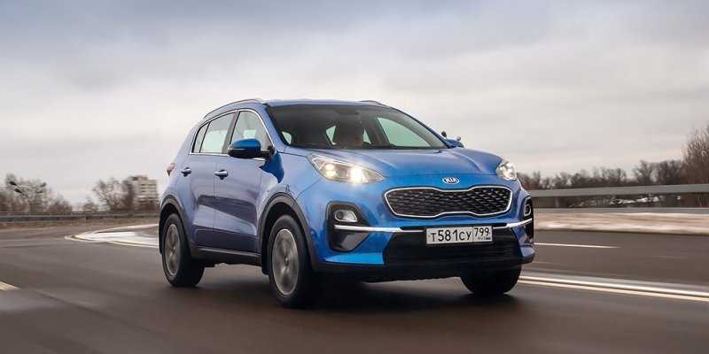 
            Базовые ценности. Тест-драйв Toyota RAV4 и Kia Sportage
        