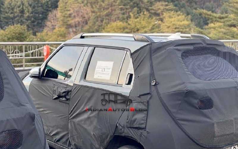
            Появились новые фотографии самого маленького кроссовера Hyundai
        