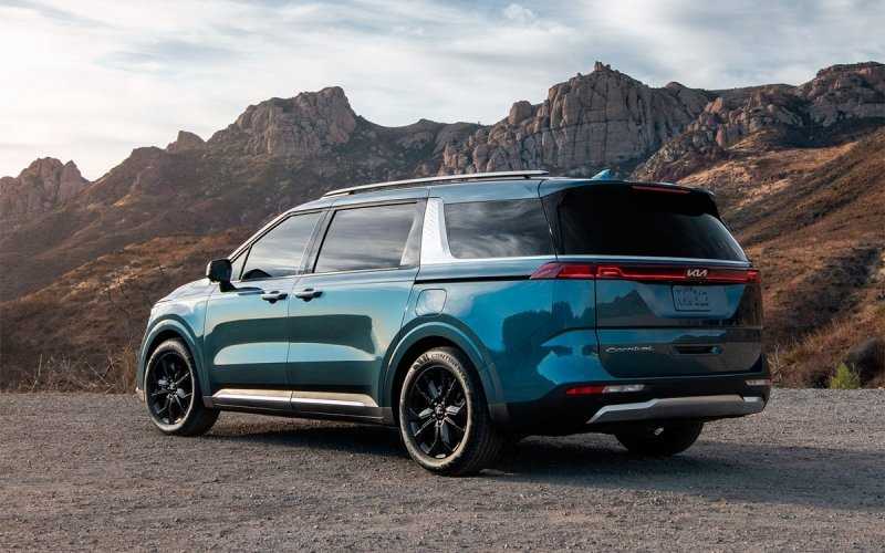 
            Kia назвала цены на новый минивэн Carnival для России
        