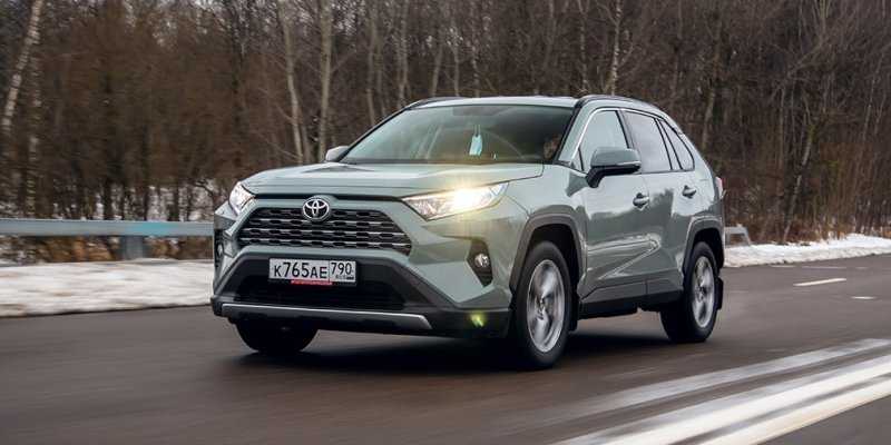 
            Базовые ценности. Тест-драйв Toyota RAV4 и Kia Sportage
        