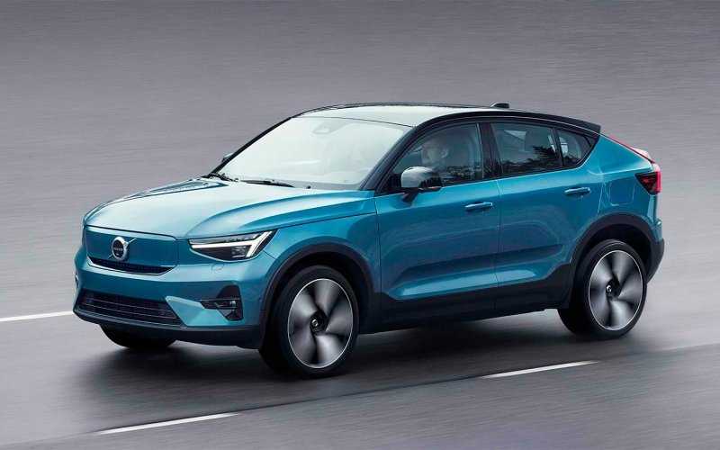 
            Вторым электрокаром Volvo стал купе-кроссовер C40
        