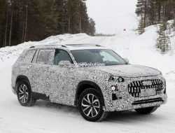 Audi вывела на тесты большой кроссовер Q9