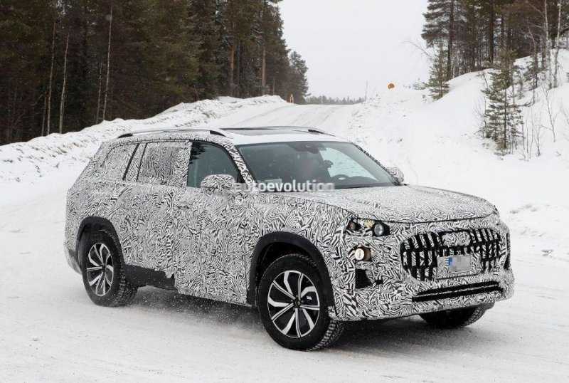 Audi вывела на тесты большой кроссовер Q9