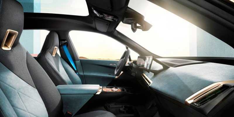 
            BMW привезет в Россию новый кроссовер в 2022 году
        