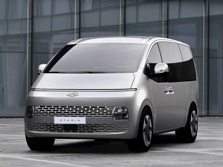 Больше не грузовик: Hyundai представила новый минивэн Staria