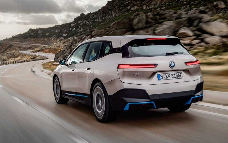 
            BMW привезет в Россию новый кроссовер в 2022 году
        
