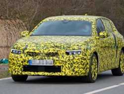 Opel Astra нового поколения впервые заметили на тестах. Фото