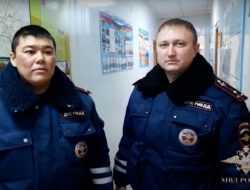 МВД наградило инспекторов, которые спасли людей во время снежной бури