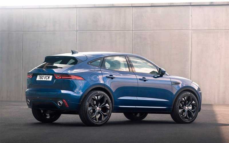 
            Jaguar назвал российскую стоимость обновленного кроссовера E-Pace
        