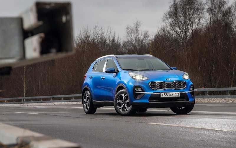 
            Базовые ценности. Тест-драйв Toyota RAV4 и Kia Sportage
        