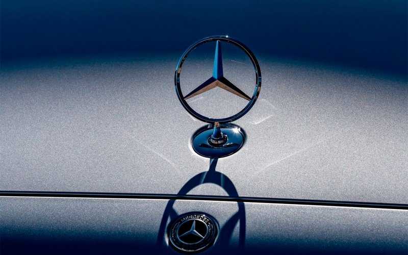 
            Mercedes отзовет 2,6 млн машин из-за проблем с программным обеспечением
        