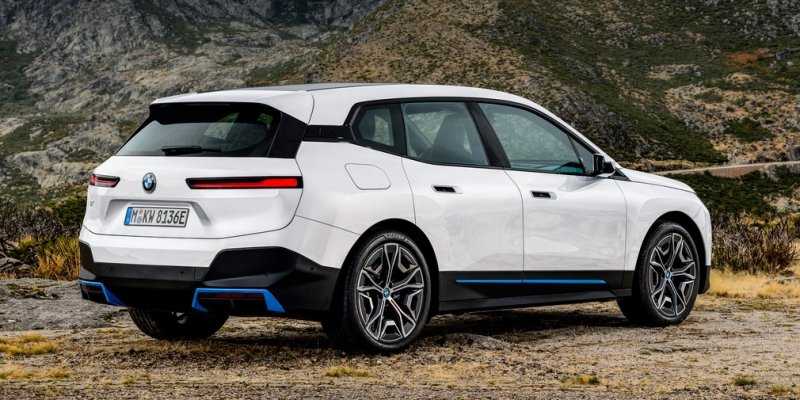 
            BMW привезет в Россию новый кроссовер в 2022 году
        