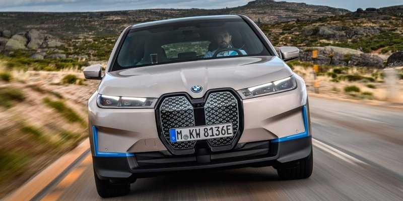 
            BMW привезет в Россию новый кроссовер в 2022 году
        