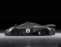 Электрический лифтбек BMW i4, новый Peugeot 308 и экстремальная Pagani Huayra R: главное за неделю