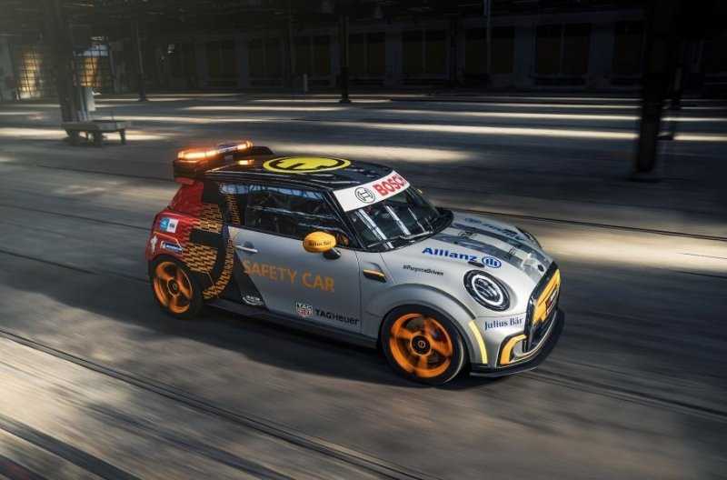 Электрический MINI стал машиной безопасности чемпионата Formula E