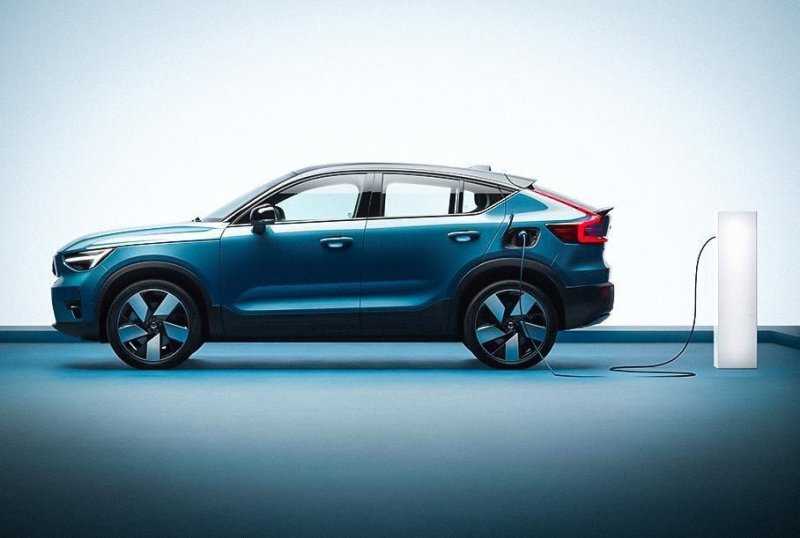 Электрическое кросс-купе Volvo C40, электроуниверсал Porsche Taycan Cross Turismo и автопилот третьего уровня от Honda: главное за неделю