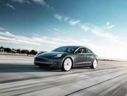 Электрокары Tesla неожиданно подорожали