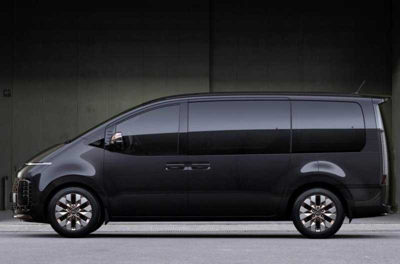 Футуристичный минивэн Hyundai Staria: новые подробности